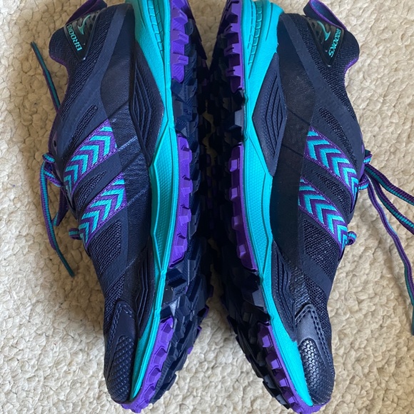 Brooks Women's Cascade Trail Running Shoes - Picture 3 of 10